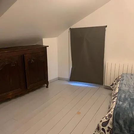 Superbe Triplex Meuble Tout Confort Hyper Centre St Cere 3 Wifi 120 M2 8 Pers Max Apartmán Saint-Céré