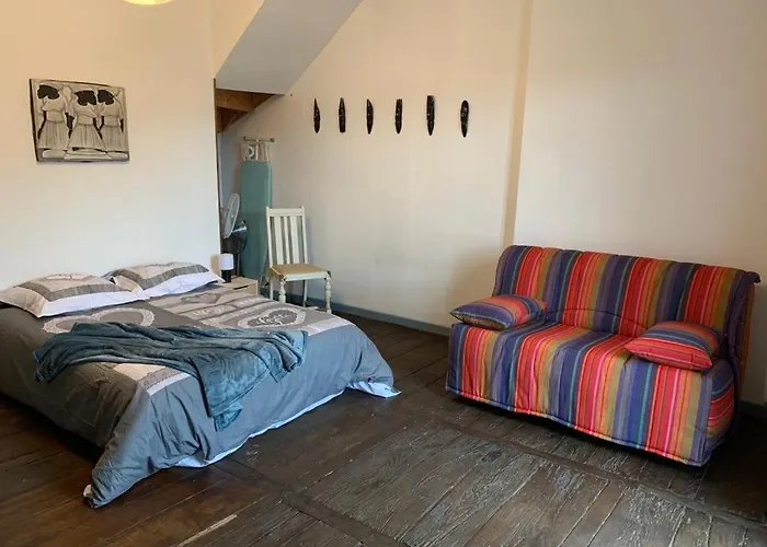 Superbe Triplex Meuble Confort Hyper Centre St Cere 3 Wifi 120 M2 8 Pers Max شقة